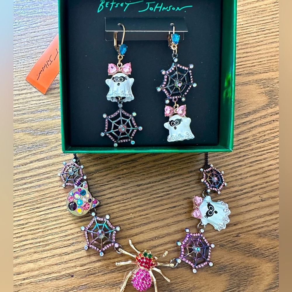 Betsey Johnson set Halloween ghost spiderweb necklace earrings